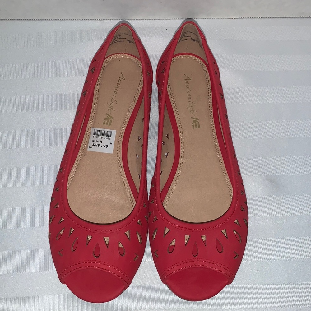 American Eagle flats. In good condition, size 8W